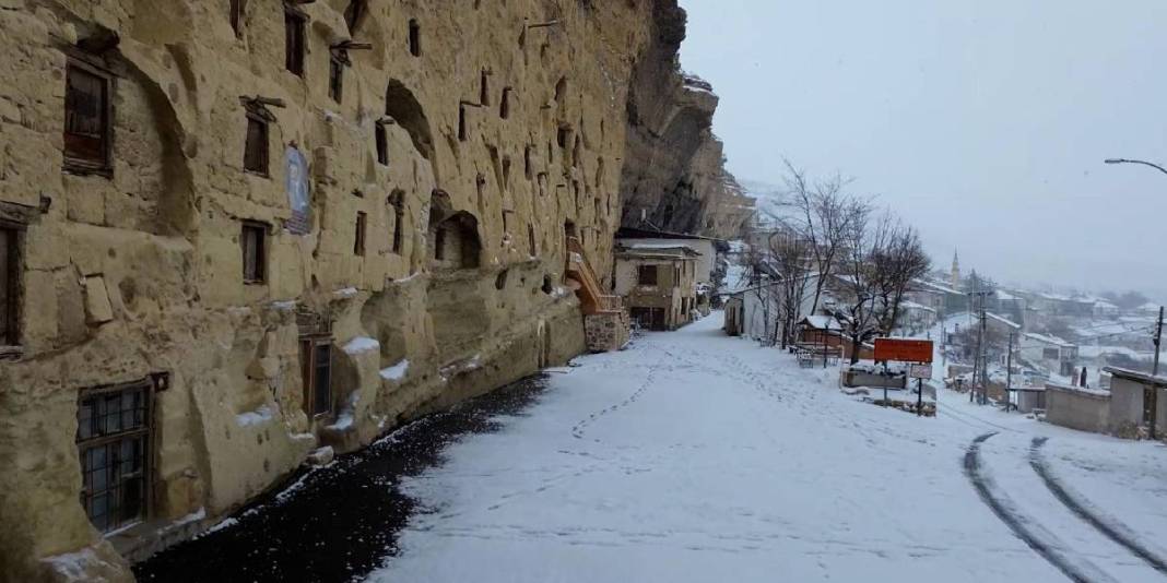 Tarihe ışık tutan köy kar manzarasıyla büyülüyor! Atatürk’ün soyunun buradan geldiğine inanılıyor: Setlerin vazgeçilmezi oluyor 4